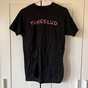 Yungblud pink font t shirt